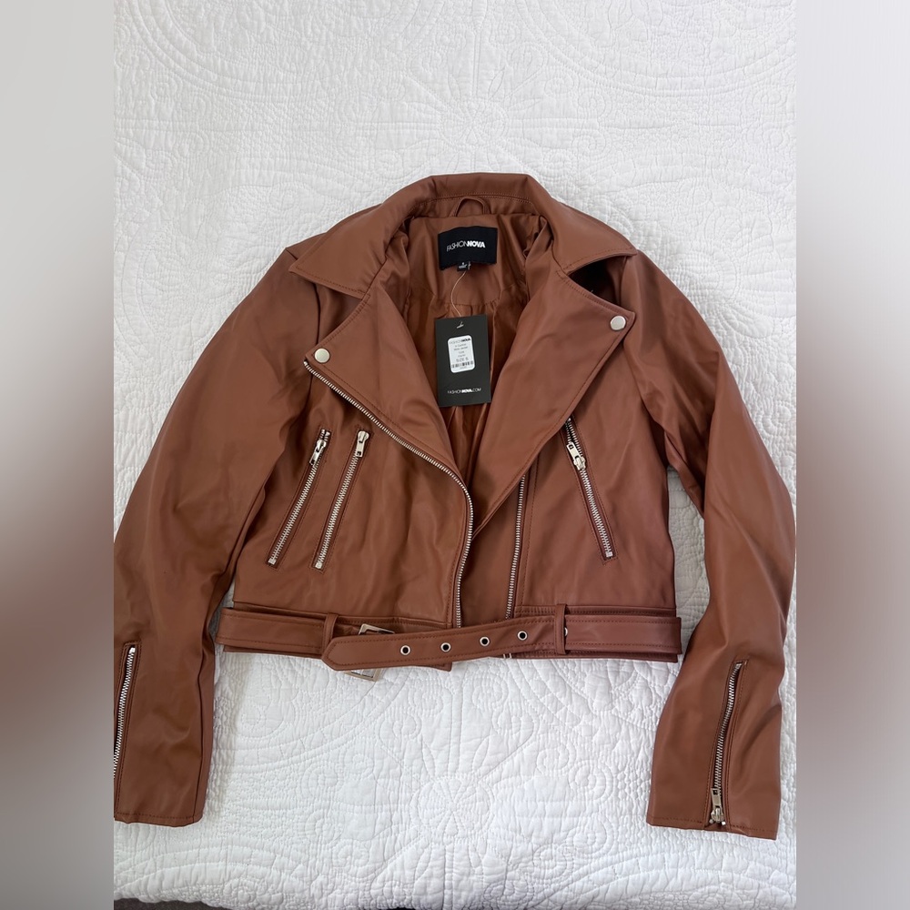 Fashion nova woman jacket, perfect for fall